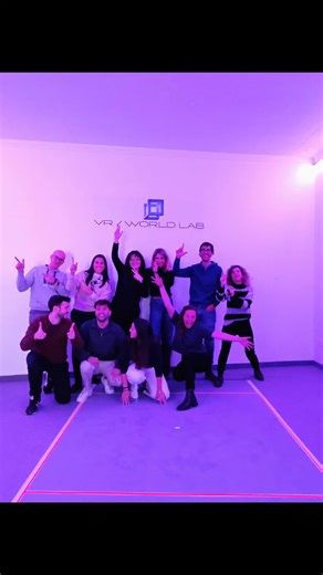 World-Lab ofrece dos espacios diseñados para potenciar la creatividad y el trabajo en equipo: una sala dedicada a experiencias de realidad virtual y una sala de reuniones para facilitar la colaboración y las actividades en grupo. Ya sea para mejorar el trabajo en equipo, explorar nuevas tecnologías o disfrutar de una actividad innovadora, VR World-Lab proporciona el entorno perfecto para tu equipo y abre nuevas posibilidades de interacción. Para más información y reservas: www.vrworld-lab.com in