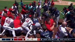 “Holy Smokes”: Jesse Winker and LA Angels’ bench throw punches after Andrew Wantz's HBP