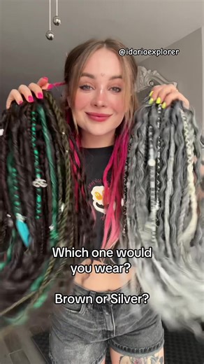 WHICH ONE IS YOUR FAV? BROWN OR SILVER? 🤎🩶 #dreads #syntheticdreads #dreadscorner #crochetdreads #customdreads #locs #dreadlocks #dreadlocs #fauxlocs #dreadstyles
