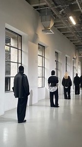 Être étudiant IFA Paris pendant la Fashion Week…😏✨ Being an IFA Paris student during Fashion Week….😏✨ #ifaparis #fashioneducation #fashionstudent #fashionweek | IFA Paris