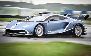 Arrinera Hussarya GT: test sull’Aerodromo di Bruntingthorpe [FOTO e VIDEO]