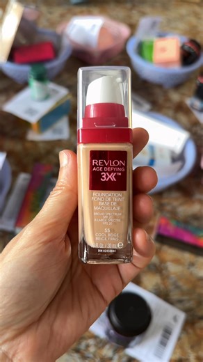 💄 REVLON AGE DEFYING 3X – KEM NỀN CHỐNG LÃO HÓA HOT NHẤT ✨ Che phủ tốt – Dưỡng da – Chống nắng SPF 20! ✔ Chất kem mịn mướt, không gây mốc mặt ✔ Độ che phủ tự nhiên – kiềm dầu tốt ✔ Tích hợp 3 công dụng: Trang điểm Dưỡng da Chống lão hóa ✔ Tone 55 Cool Beige – Phù hợp da sáng trung bình 📦 Dung tích 30ml – Xài siêu lâu 💸 Giá Sale chỉ: 550.000đ | Phan Anh