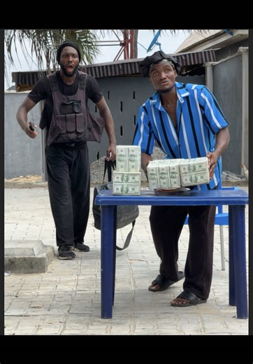 The bundle of money #fyp #funny