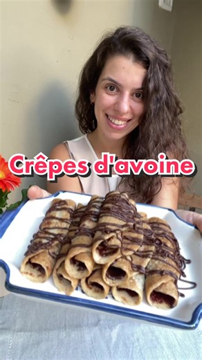Crêpes d'avoine 🌱💛 BUONISSIME !🧏🏻‍♀️ Ingrédients pour 9 mini crêpes : 🌿 120 gr flocons d'avoine 🌿 400 gr eau 🌿 1 cas sirop d'agave 🌿 huile de tournesol pour huiler la poêle 👉🏻 Laisser reposer 15 minutes avant de mixer 👉🏻 Pour des crêpes protéines ajoutez 1 cas de protéines végétales après avoir mixé BUON APPETITO 😋 ~ ~ ~ ~ #vegan #veganfood #italie #vegetalien #plantbased #foodlover #italienne #platvegan #gourmand #miam #crepesvegan #chocolat