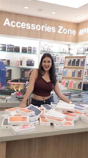 Aesha Desai on Instagram: "🚨 CRAZYY DEAL ALERT! 🚨 The all-new iPhone 17 Series has officially landed at Mobile World — and trust us, the deals are as crazy as the stock! 🤯📱 ✨ Unbelievable offers, latest models, and premium service — all under one roof! Whether you’re looking to upgrade, exchange, or buy brand-new, Mobile World’s got you covered! 💥 ⚡ Hurry up before the stock flies off the shelves! 📍Visit your nearest branch or call directly for quick assistance👇 📞 New Sama: 7878109292 📞