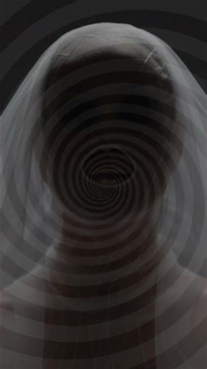 The hypnotic Mantis Bride