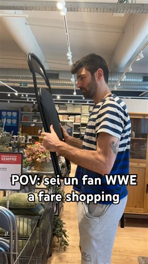 Mi hanno cacciato dal negozio #wwe