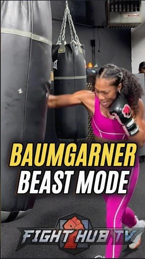 Alycia Baumgardner HAMMERS heavy with power during open workouts!