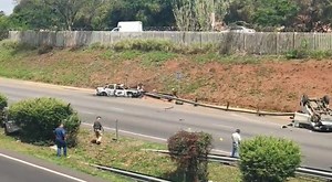 39K views · 209 reactions | Police are searching for suspects in connection with a cash-in-transit robbery that happened on the N4 route between Simon Vermoeten off-ramp and Rossouw Street in Pretoria on Wednesday. The suspects reportedly traveled in multiple vehicles and fled the scene with an undisclosed amount of money.  Nigel Sibanda | The Citizen News | Facebook