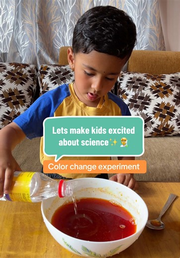 #creatorsearchinsights Safe and fun experiments for toddlers with simple kitchen ingredients. Give it a try and make them curious about science.#scienceforkids Turmeric contains curcumin which turns red in color in basic solutions like detergent and reverts back to yellow in acidic solution like vinegar. #sciencefun #creativekids #toddleractivities #learningthroughplay #screenfreeplay #learnontiktok #homeactivitywithkids #diyfun #nepalimom #familyfuntime