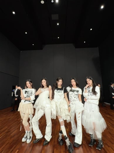 ILLIT Dance Break Performance at SBS Gayo Daejeon 2025