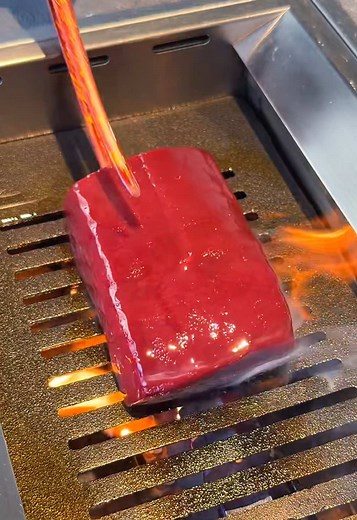 新鮮な極厚レバーの絶品料理