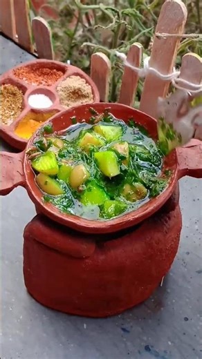 Hara aloo sabji and roti