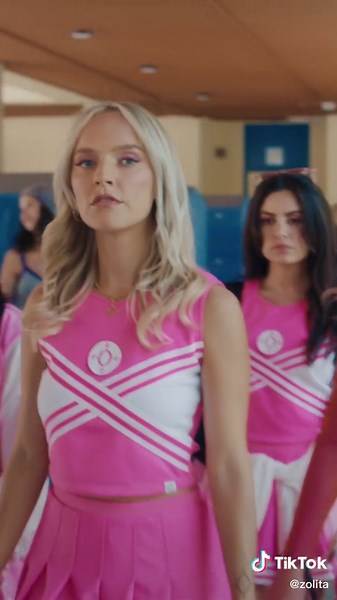 someone asked if this music vid was an excuse to play out fantasies & I felt that ! #wlw