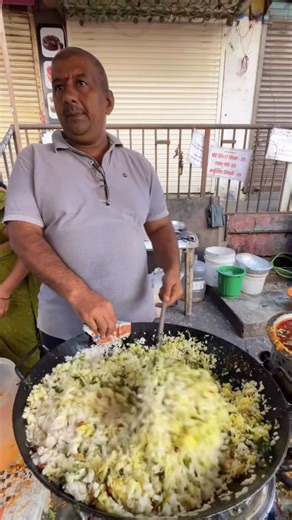 Rakesh on Instagram: "Poha Making Process by Hardworking Man"