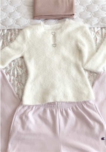 Recreating Pinterest Outfits: Aesthetic Inspiration