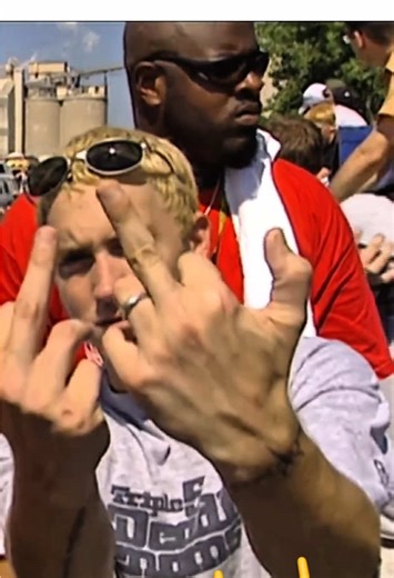 @eminem & Proof rare never seen before hilarious Warped Tour interview!!! 🤣😂💀🖕🥊💯🔥🐐🧠💿📼🍃💊🛹🎧☀️😎🍻🎤 #eminem #slimshady #proof #hilarious #interview