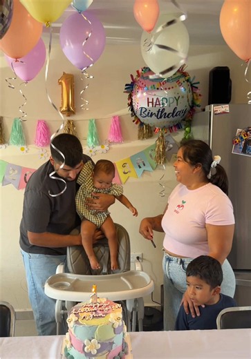 Una pequeña meriendita pero con mucho amor 💕✨#viralvideo #familia #cumpleaños