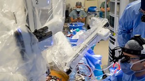 Doctors at Toronto's St. Michael's Hospital achieve world's first heart surgery using a robot