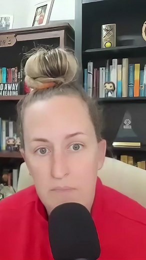 𝙏𝙝𝙞𝙨 𝙬𝙚𝙚𝙠 ➡️ Samu & Halo are joined by 𝘁𝗵𝗿𝗲𝗲-𝘁𝗶𝗺𝗲 𝗢𝗹𝘆𝗺𝗽𝗶𝗰 𝗺𝗲𝗱𝗮𝗹𝗶𝘀𝘁, Cat Osterman in a brand new episode you 𝙙𝙤𝙣'𝙩 𝙬𝙖𝙣𝙩 𝙩𝙤 𝙢𝙞𝙨𝙨 🔥 𝗢𝗨𝗧 𝗡𝗢𝗪 🎙️ go.usasoftball.com/bhb