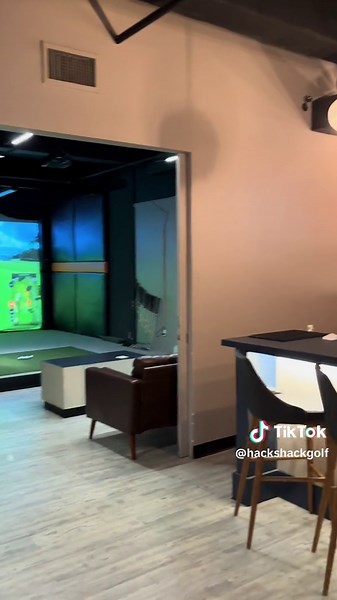 Swing by The Hack Shack! Located in Mid-Town Manhattan. ⛳️🏌️‍♂️ #golf #golfnyc #golftok #golftiktok #golfer #golfers #golfersdoingthings #golfersdoingthings #golfingtiktok