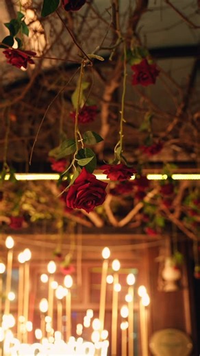 Beyaz Bahçe Otel & Restaurant on Instagram: "🌹 Loş ışıklar, şık bir masa ve zarafet dolu bir akşam... Bu Sevgililer Günü’nü, Beyaz Bahçe’nin büyüleyici atmosferi ile taçlandırın. ✨ — 🌹 Soft lights, an elegant table, and an evening filled with grace... This Valentine’s Day, crown the night with the enchanting atmosphere of Beyaz Bahçe. ✨ 📅 14.02.2026 | 20:00 📍 Beykoz, Cumhuriyet Köyü | İstanbul 📞 0 (216) 434 51 31 #SevgililerGünü #ValentinesDay #BeyazBahçeRestaurant"