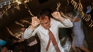 Want to Get Vibrant Wedding Party Shots? Check Out This Video