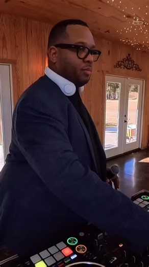 The wedding introduction sets the tone 🎤 — it’s your first chance to connect with the crowd, build energy, and spark excitement. When timelines shift and the couple wants to roll straight into the reception, the guests may still be settling in from the ceremony. That’s when the DJ steps up — to read the room, grab their attention, and get everyone engaged early before the real party begins. This is where connection meets momentum. 💥 #DJMasonMusic #WeddingDJ #ReceptionEnergy #WeddingVibes #Birm