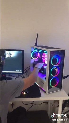 we have a better gaming setup than Michou and Inoxtag 😱