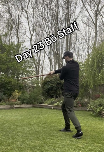 Bo staff flow practice today, working on strikes and flowing between stances. Once I feel comfortable enough with the basics I want to start replicating fantasy moves if I can, follow if you’d like to see how I get on with this! #martialarts #bostaff #daily #training #weapons #motivation
