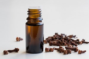 3 ways to use clove oil as a mould remover