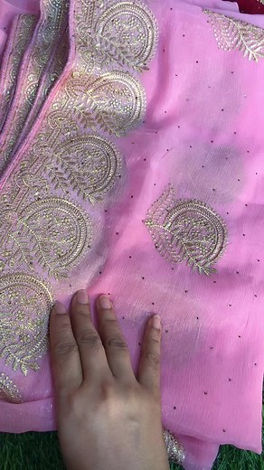 Traditional Indian Sarees: Vibrant Colors & Craftsmanship