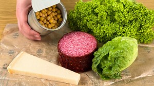 🥗 Famous LA SCALA Chopped Salad with Salami and Chickpeas 🥗 Italian Recipe 🇮🇹 Wash the lettuce leaves Slice the salad 3 tablespoons chickpeas Cut the salami into cubes Grate the gouda cheese Grate the parmesan cheese 2 tablespoons olive oil 1 tablespoon wine vinegar 1 tablespoon Worcestershire sauce 1 teaspoon Dijon mustard Freshly ground pepper #lascalasalad #salad #salads #saladrecipe #saladrecipes #salamisalad #chickpeas #chickpeassalad #cooking #cookingvideo #cookingtime #homecooking #co