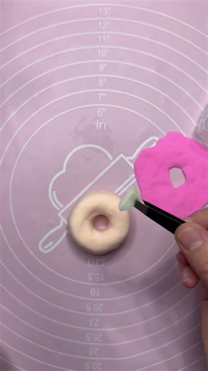 Making a tiny clay donut 🍩Fun, cute,and colorful craft for everyone!ClayArt #DIY #CuteCrafts #Donut