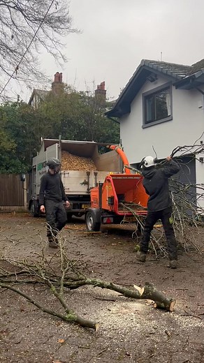‘Teamwork makes the dream work’ We handle the trees Fox timber handles the chippings Partnering together? We make a cracking sustainability team. Weekly collections means that nothing goes to landfill and everything’s recycled. Our commitment to protecting the environment. Tree | People | Places | Arbworks