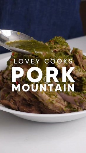 Trying to replicate the famous Leng Saap or Pork Mountain from Thailand for today's #InspiredRecipes series 🥩⛰️ #TheLoveyLife #FoodiePH #recipe #easyrecipe #lengsaap #porkbonesoup #thairecipe #thaifood [🚫 please do not repost without permission ・ information is as of date of posting] | The Lovey Life