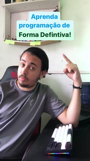 #1 Esteja sempre trabalhando em um projeto! Esse projeto pode ser pessoal ou freelancer, mas você precisa estar em contato constante com o código e práticando sempre! Se você quiser ser um programador que se destaca ao invés de um copiador de código não tem outro jeito. #2 Implementações Tente sempre melhorar os seus projetos, configure a responsividade, acessibilidade, faça novas funcionalidades, se for web tente criar uma versão mobile se for moblie tente criar uma versão web. (As duas últimas
