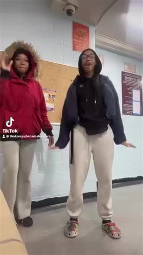 ladyslimetime_ (@ladyslimetime_)’s videos with Electric Zoo - Spongebob Squarepants