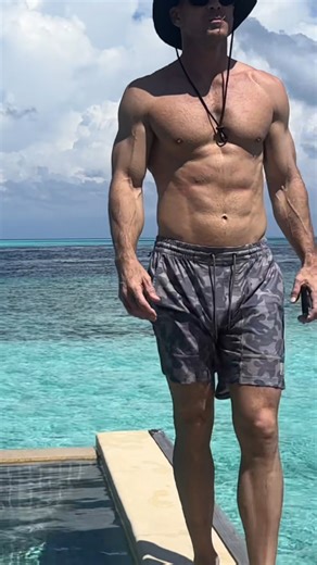 Maldives | Johnny Sins