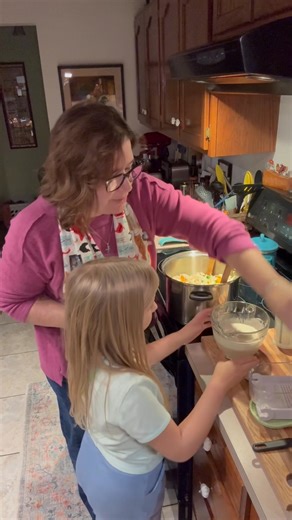 Mama Sue’s Southern Kitchen has done it again! 🤩 This Cabbage Pasta Salad is so delicious and would be perfect to take to a “Pitch-In”! 😉 Here’s what you need: 1 package, shredded cabbage ￼1 small onion, diced 7 oz. pasta of your choice, cooked al dente 1/2 cup green or red pepper, chopped 1 cucumber, diced ￼￼(and peeled if you like) For the Dressing: 1 cup mayo (I subbed Greek yogurt) 1/2 cup sugar 1/4 cup vinegar of choice Salt & Pepper to taste Combine salad ingredients in a large bowl. Mix