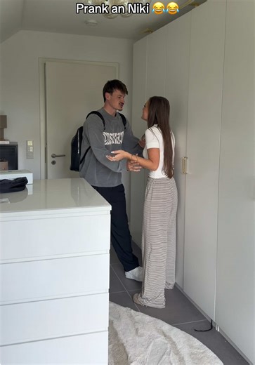 hatte ich bei @brina&sergej gesehen, musste ich mit Niki auch machen 😂😂#couplecomedy #boyfriend #girlfriend #fyp #niklasundgreta @niklas.sz7 @Greta