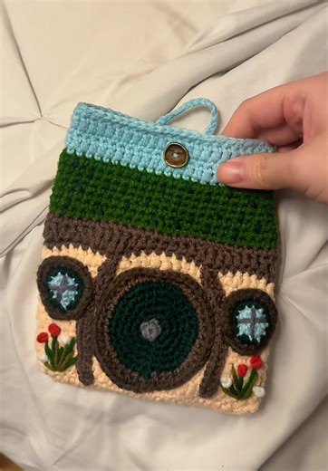 Hobbit House E-Reader Crochet Sleeve Pattern