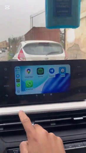Activate CarPlay and Android Auto in LiVan