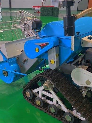 Ready Mesin Panen Padi Harga 4.850.000 Mesin ini dirancang untuk lahan sawah berlumpur dalam Mesin pemanen padi, potong padi lalu padi masuk karung Spesifikasi : Merek : HORJA Type / Model : KMUPAD10-KP4LZ03 Berat (Berat badan): 240 (kg) Dimensi (PxLxT) : 2800x1400x1350 (mm) Mesin (Mesin): Mesin Bensin 177(9HP)/188(12HP) Kecepatan Panen (Tingkat Panen): >600 (m²/jam) Kapasitas Pengumpanan (Volume Pemberian Pakan) : 0.3 (kg/detik) Konsumsi Bahan Bakar (Konsumsi Bahan Bakar) :