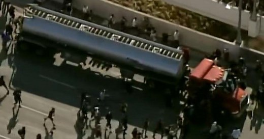 Semi-truck appears to try to drive through protesters on Minneapolis interstate