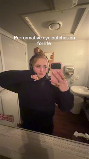 LifeWith.Kris🧸 (@kristin.carnegie)’s videos with Dracula (JENNIE Remix) - Tame Impala & JENNIE