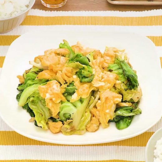 味付け簡単なのに絶品！春キャベツと卵の中華炒め | デリッシュキッチン