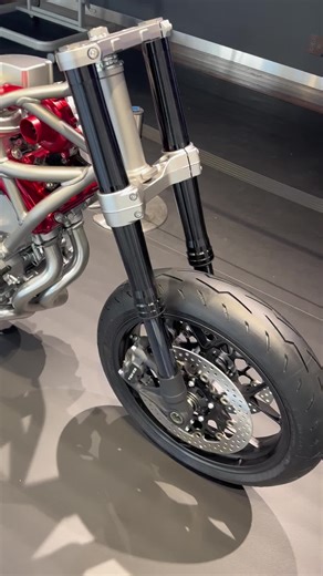 V3 motorcycle engine with an electrical compressor was back from EICMA and displayed in Japan🇯🇵 Let's take a closer look at the engine👀 #Honda #HRC #Hondamotorcycle #HondaRacing #Motorcycle #Racing #Motorsports #EVFunConcept