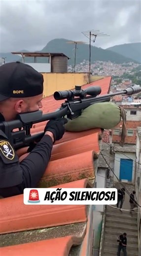 Sniper acts discreetly, maintaining cover for the team on the ground #bope #police #operation #fa...