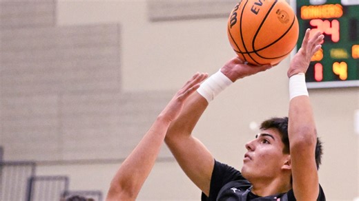 Strathmore boys basketball wins first league title since 1967